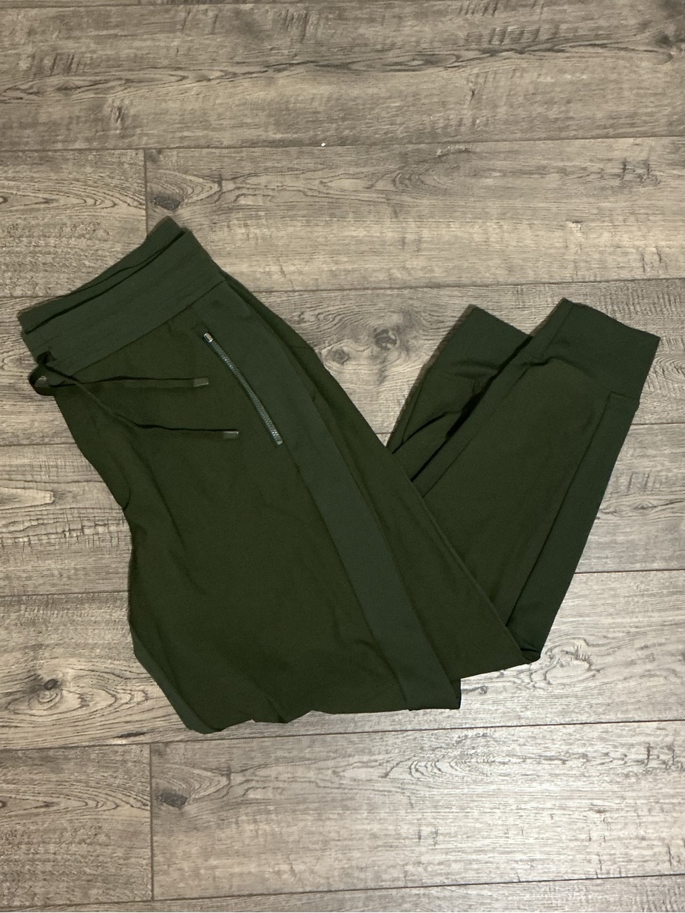 Women’s Athleta Olive Green Jogger Pants - Size 12 - Military Pockets Cozy Fall